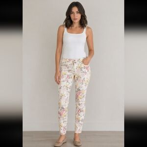 Low Rise Pastel Florals On Skinny Jeans Pockets Size 1/2 HWY JEANS